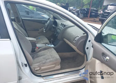 2011 Nissan Altima 2.5 S z USA, uszkodzony, nr VIN 1N4AL2AP9BN505856